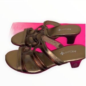 GUC Air Supply Comfort Heels
